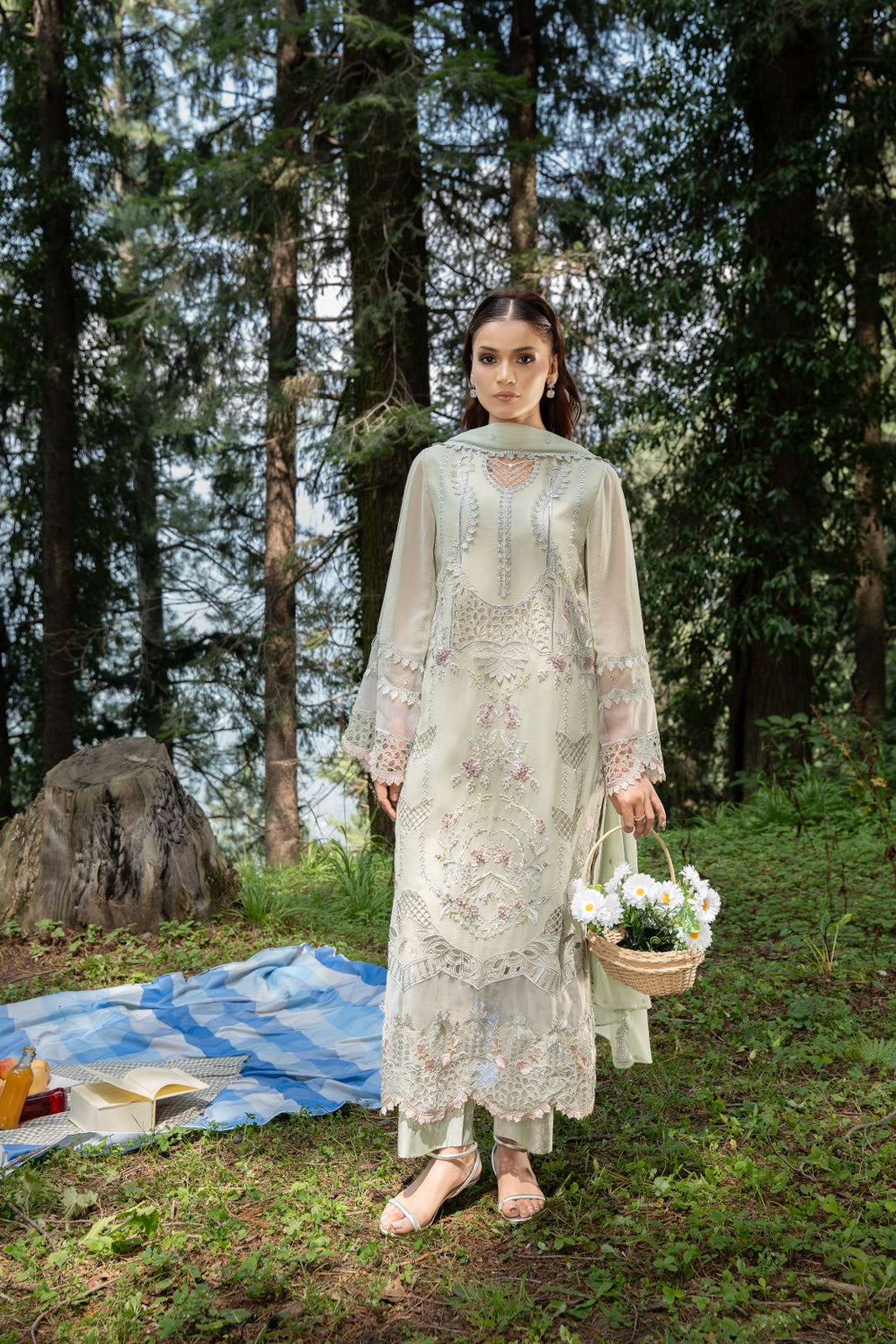 Aura by Zebtan – AR-1 | Embroidered Weightless Chiffon 3-Piece Suit