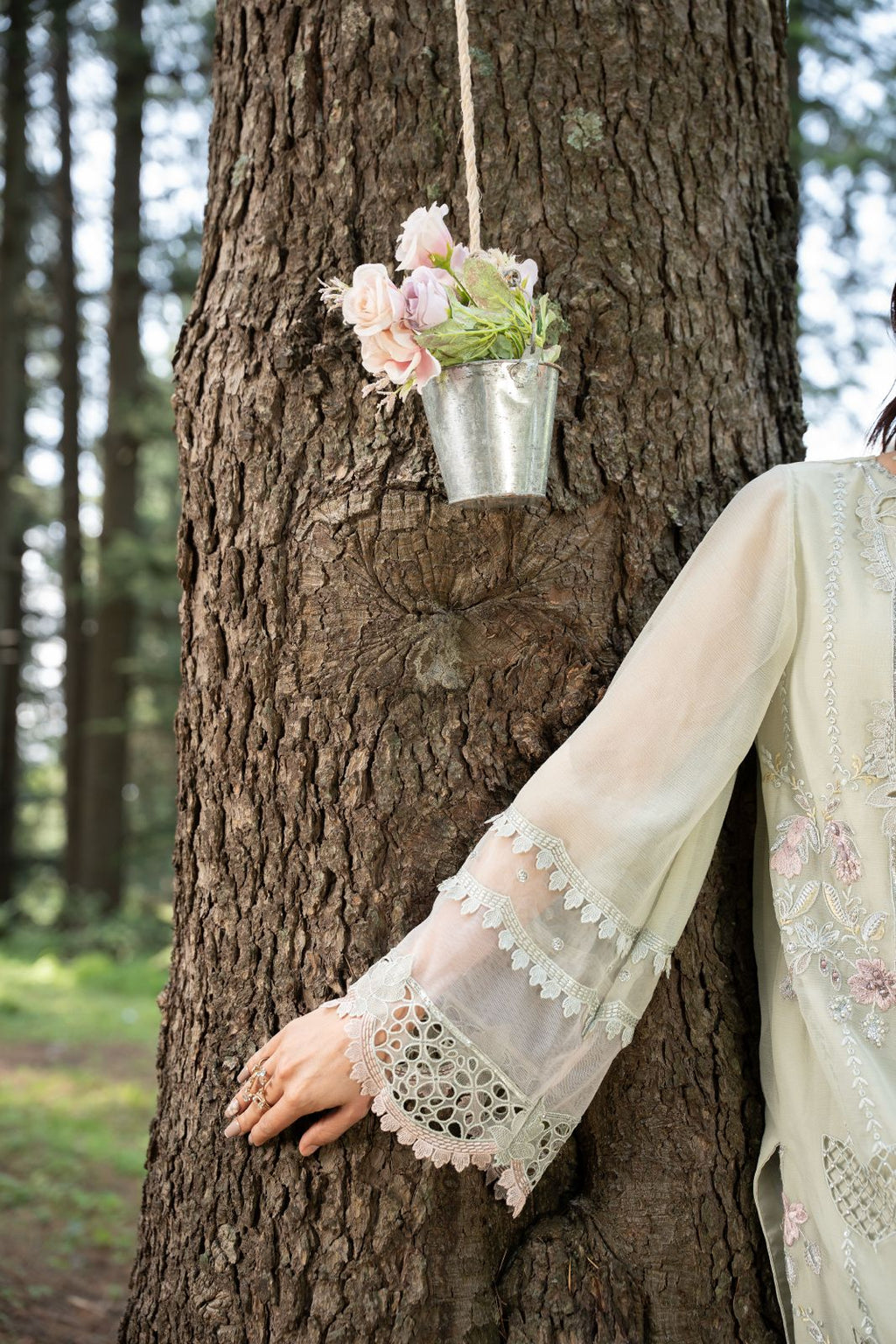 Aura by Zebtan – AR-1 | Embroidered Weightless Chiffon 3-Piece Suit