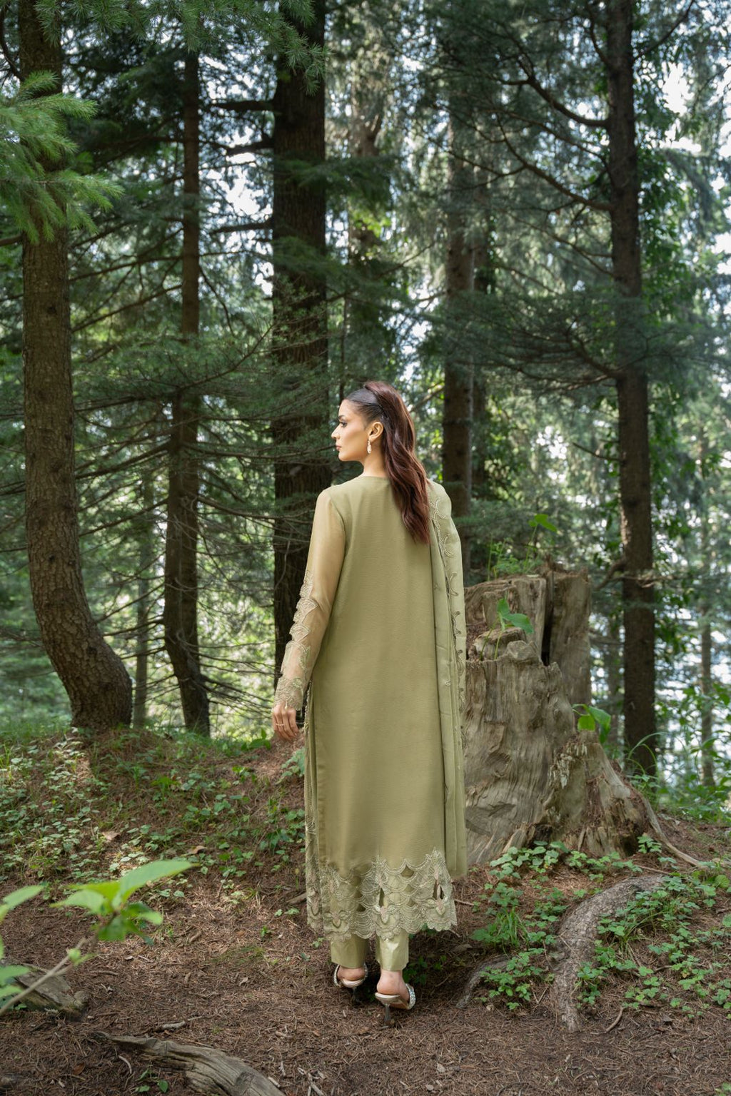 Aura by Zebtan – AR-6 | Embroidered Weightless Chiffon 3-Piece Suit
