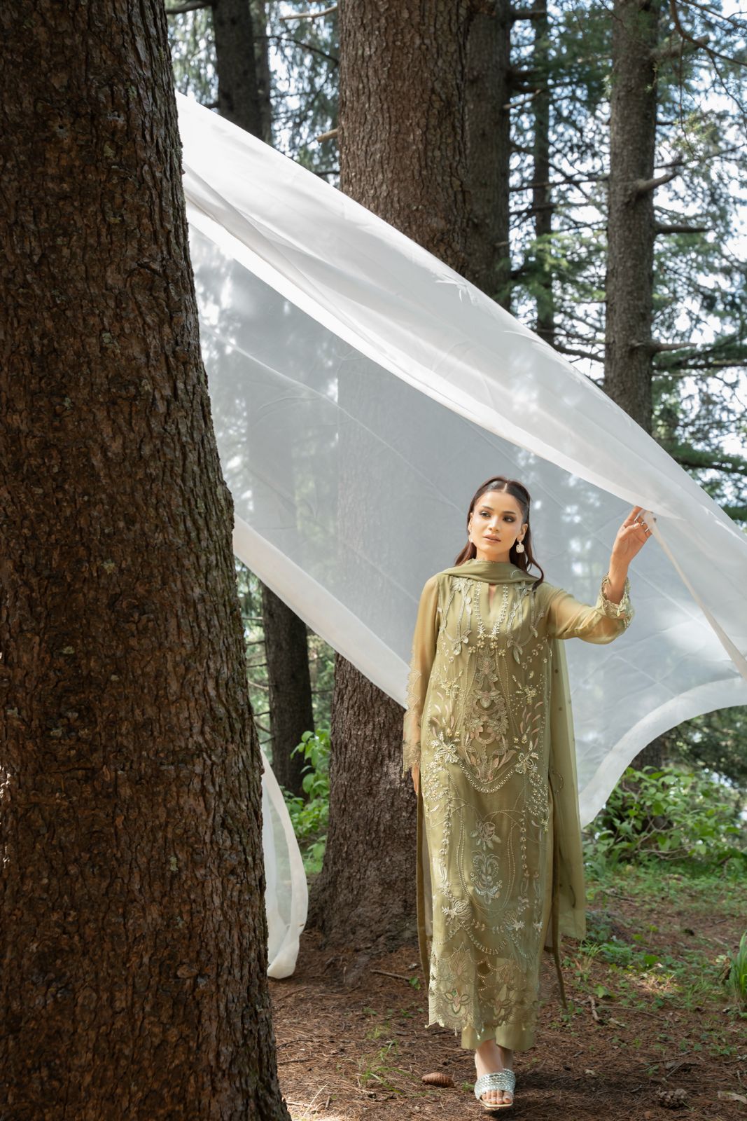 Aura by Zebtan – AR-6 | Embroidered Weightless Chiffon 3-Piece Suit